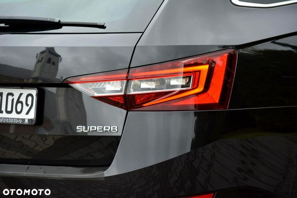 Skoda Superb 2.0 TDI DSG Premium Edition - 30