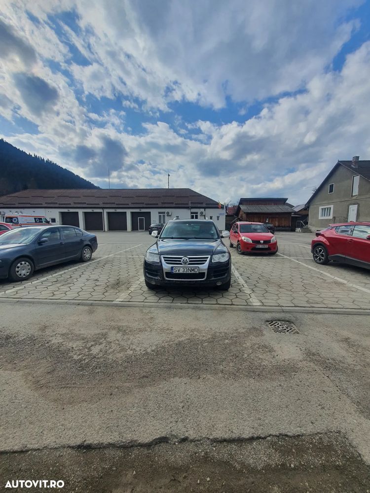 Volkswagen Touareg - 1