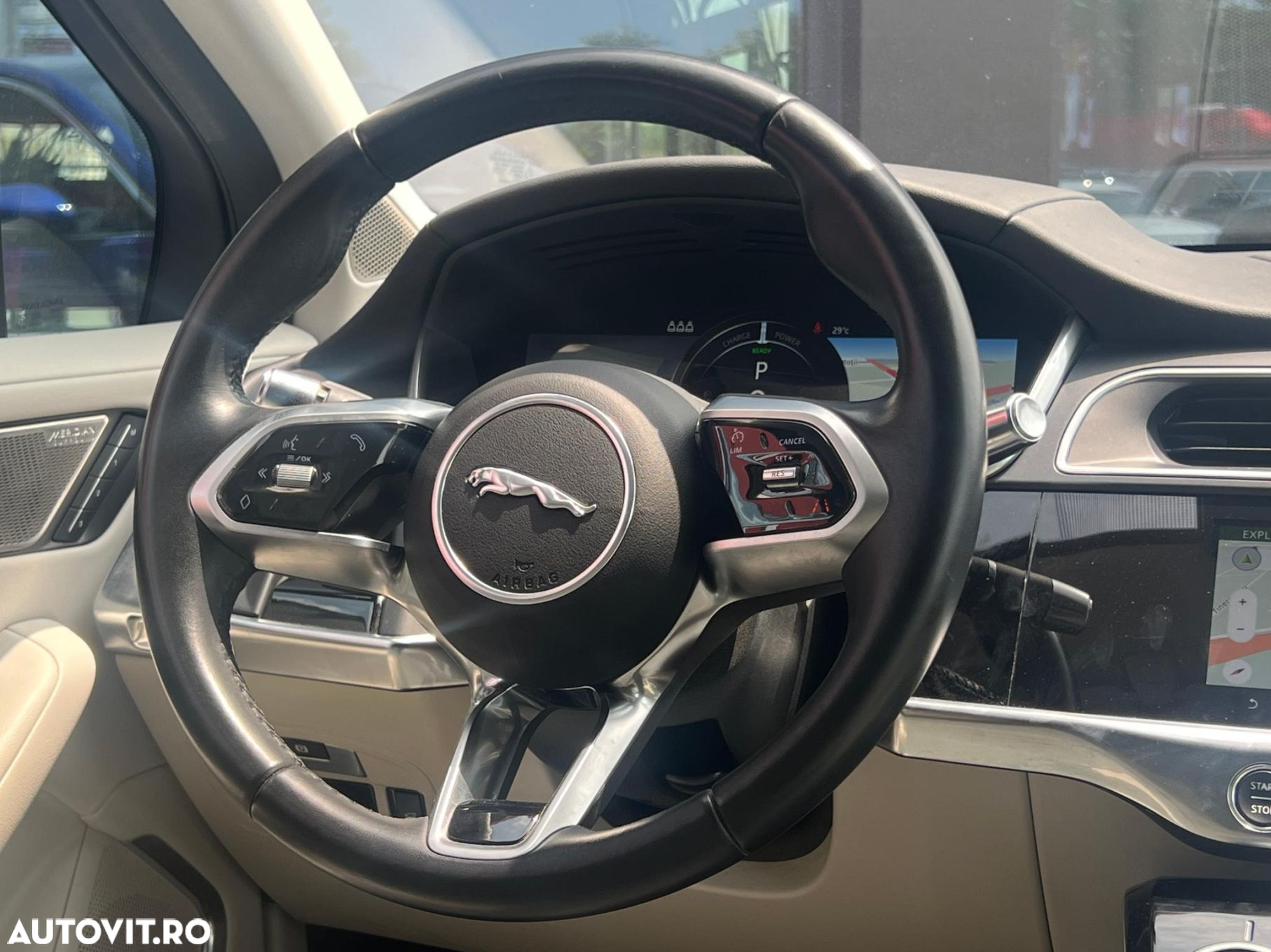 Jaguar I-Pace - 10