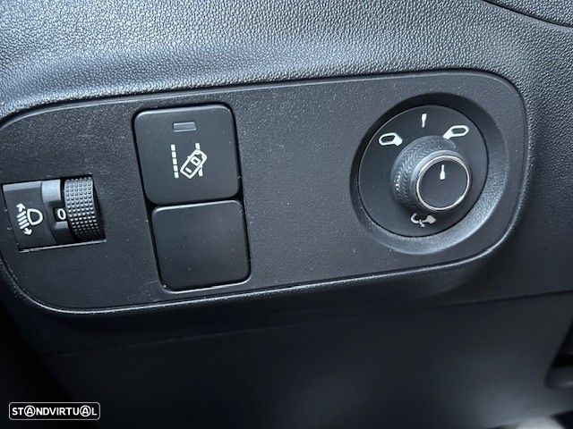 Citroën C3 1.2 PureTech Shine EAT6 - 13