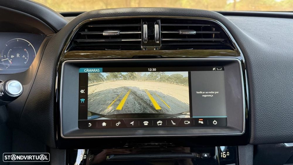 Jaguar F-Pace 25d AWD Aut. R-Sport - 38