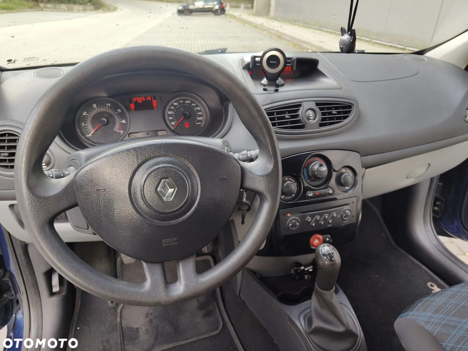 Renault Clio 1.2 16V 75 Collection - 15