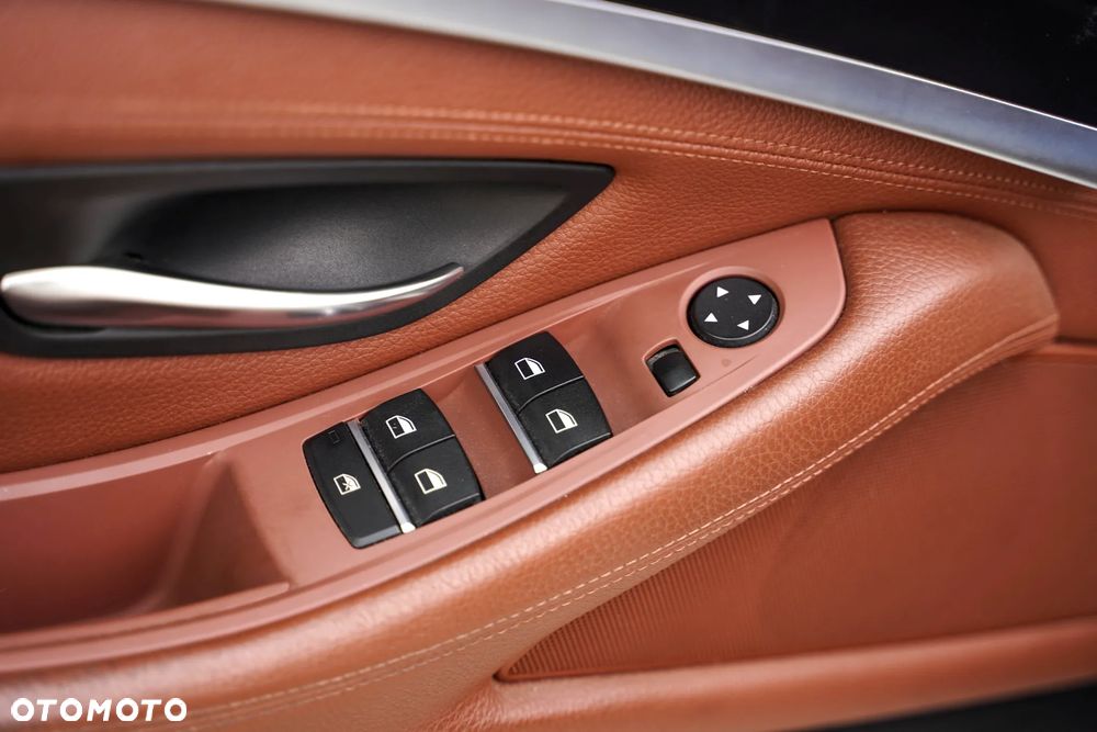 BMW Seria 5 520d - 19