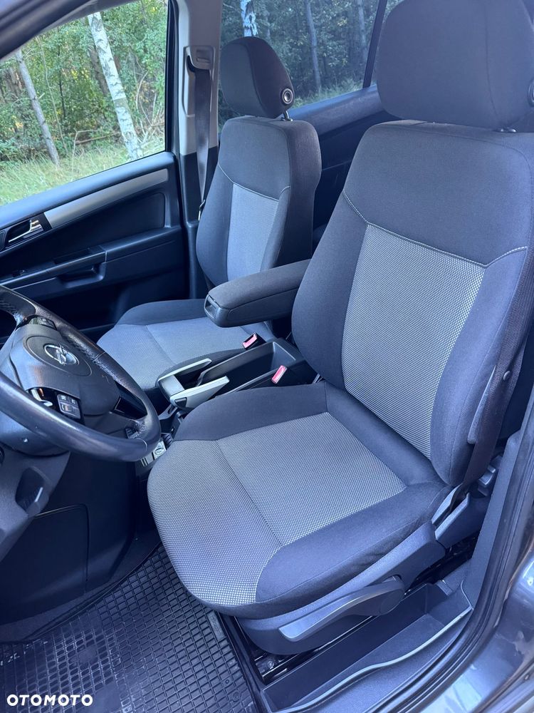 Opel Zafira - 11