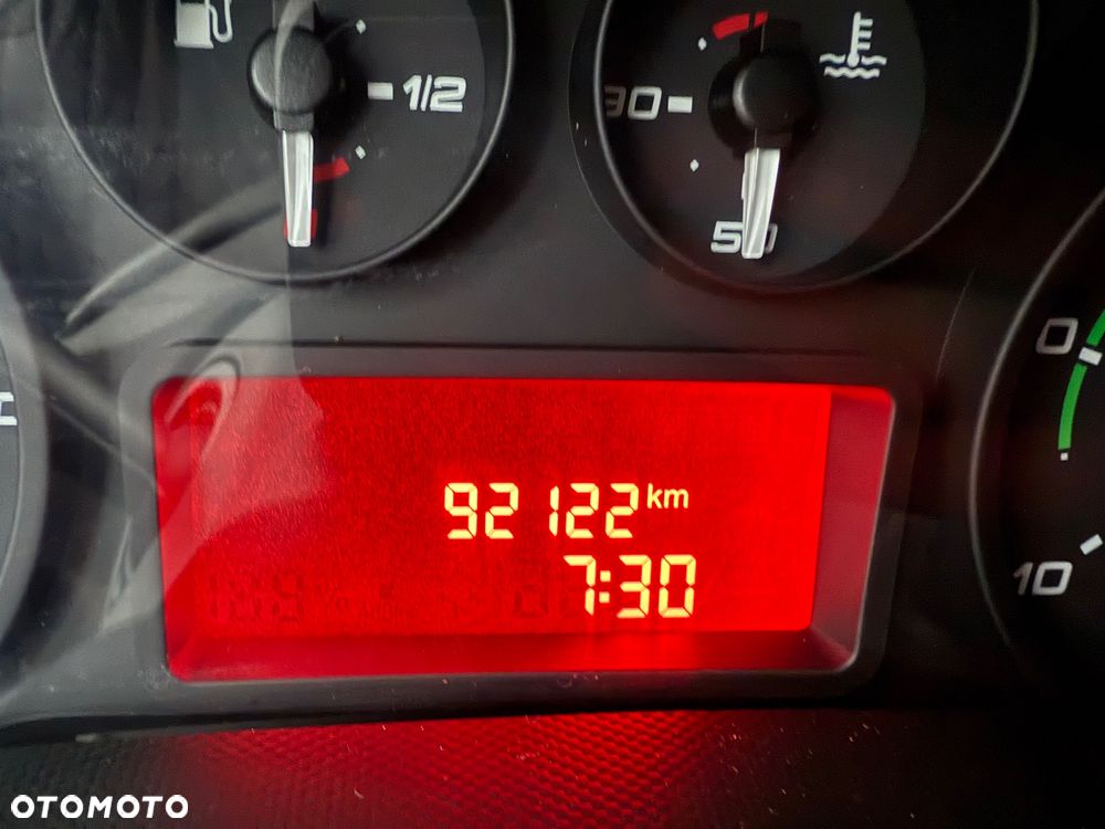 Iveco DAILY 35-170 *3.0* TYLKO 92000 km* KONTENER* Bliźniak* Tempomat* Blokada Mostu* - 14