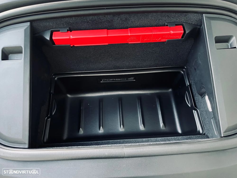 Porsche Taycan Turbo S - 15