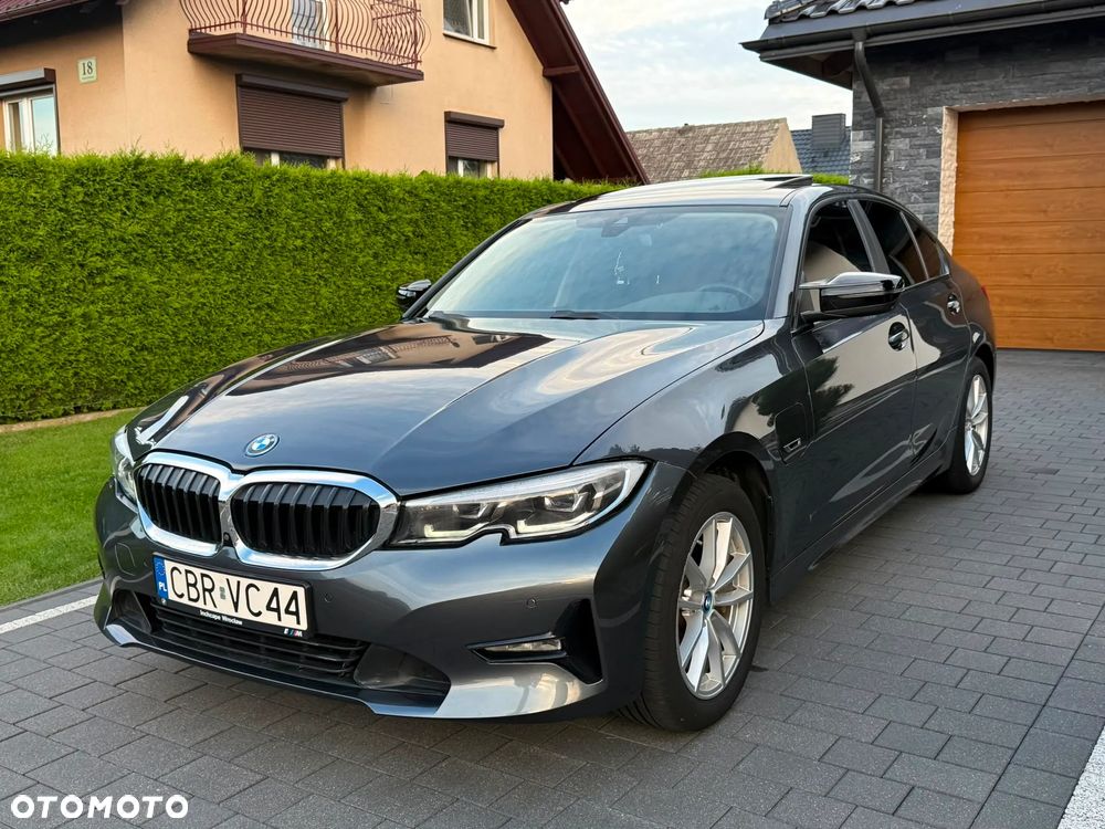 BMW Seria 3 330e xDrive - 30