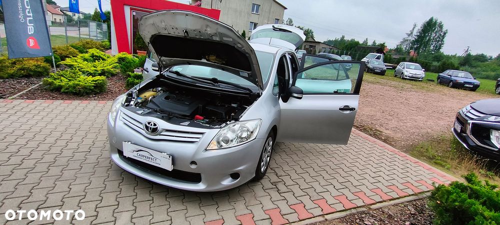 Toyota Auris 1.4 D-4D Terra - 27