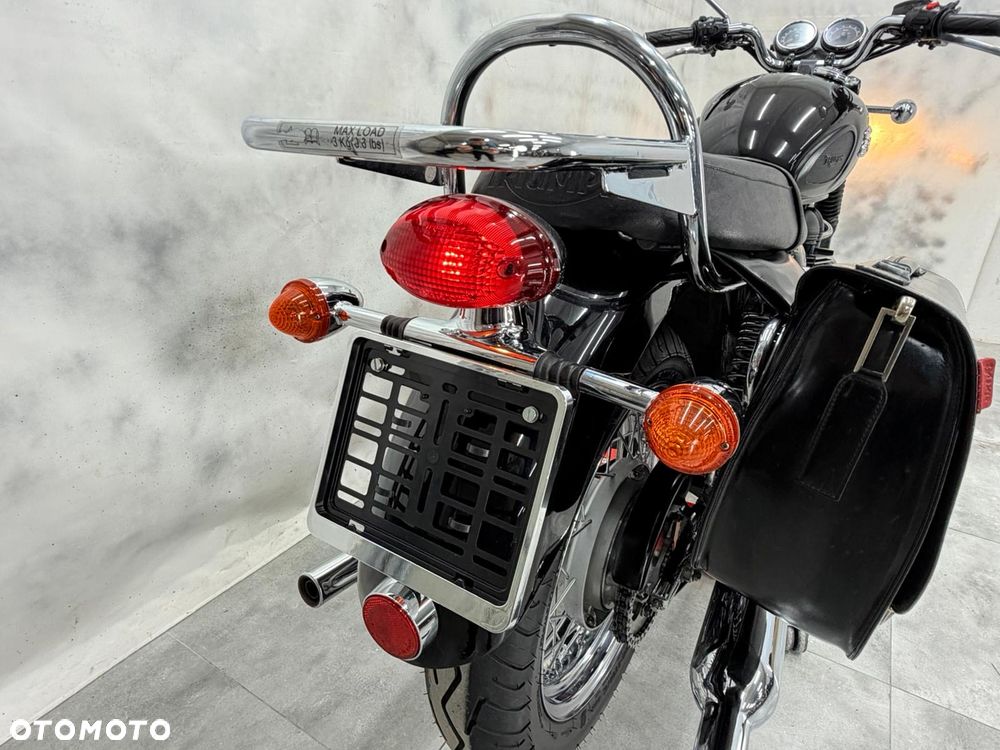 Triumph Bonneville - 23