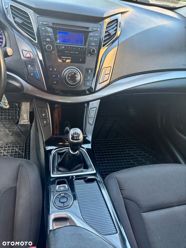 Hyundai i40 Kombi blue 1.7 CRDi Style - 13