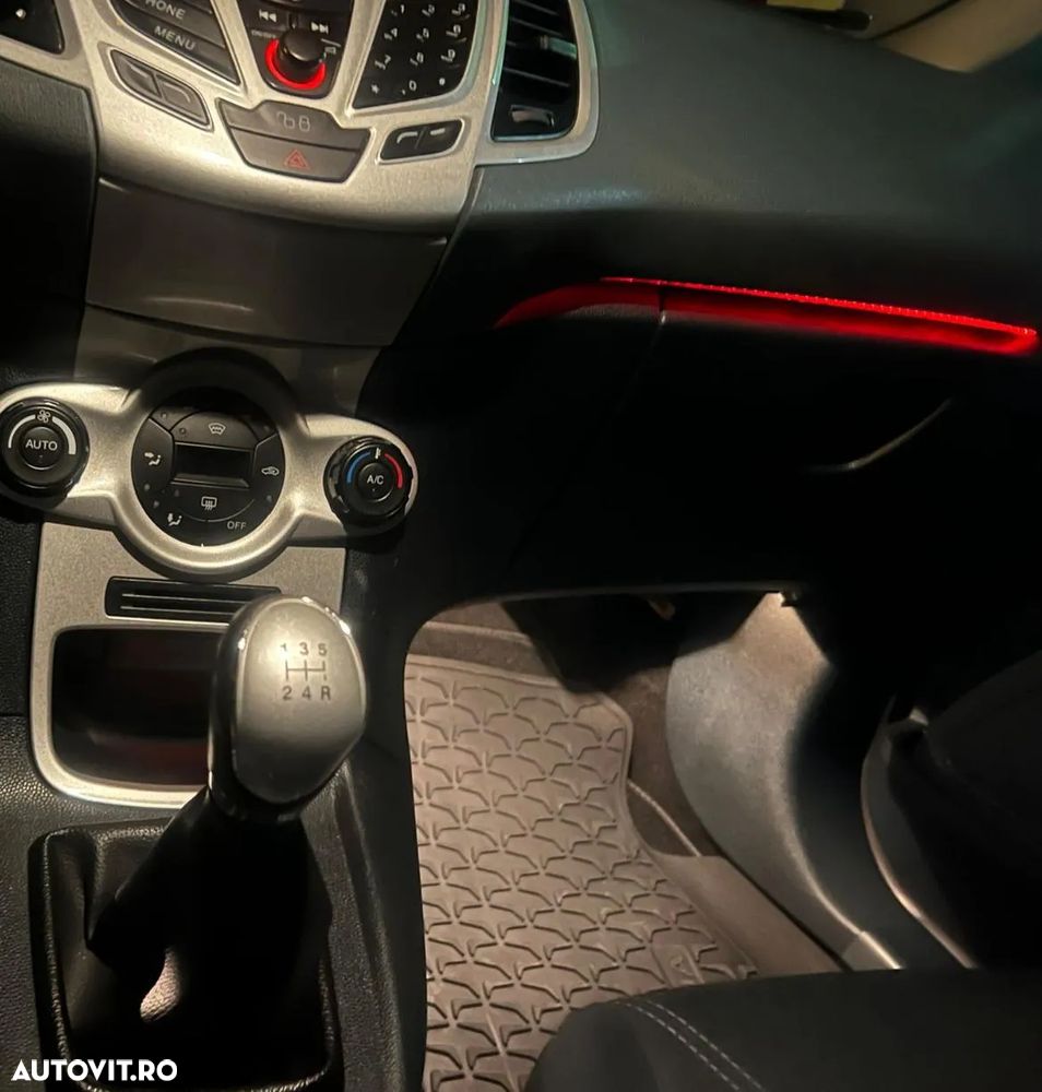 Ford Fiesta 1.4i Titanium - 23