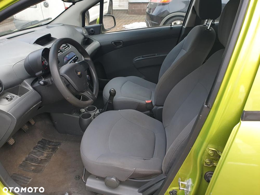Chevrolet Spark 1.0 - 12