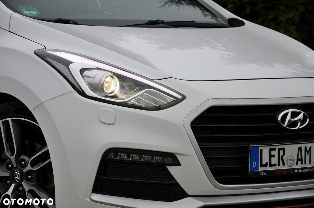 Hyundai i30 1.6 GDI Turbo Luxury - 12