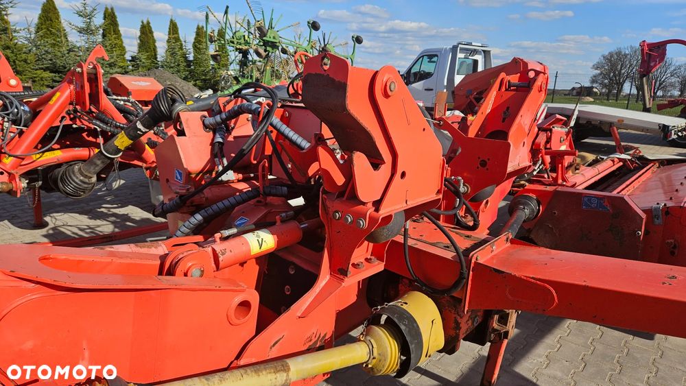 SaMasz KDD 861 S+T Kosiarka Dyskowa Motyl z taśmami  w Zestawie z Czołową kosiarką KDF 340 S - 9