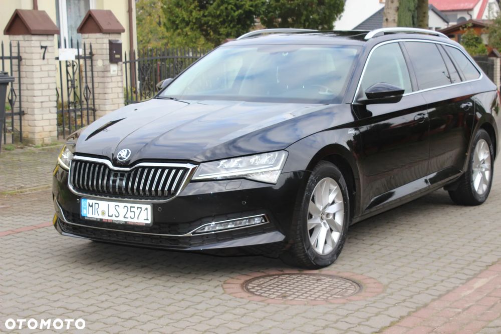 Skoda Superb 2.0 TDI DSG Premium Edition - 33