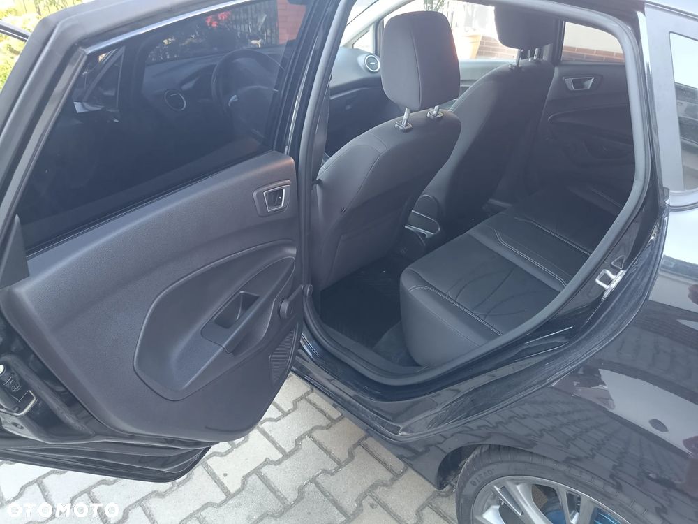 Ford Fiesta - 10