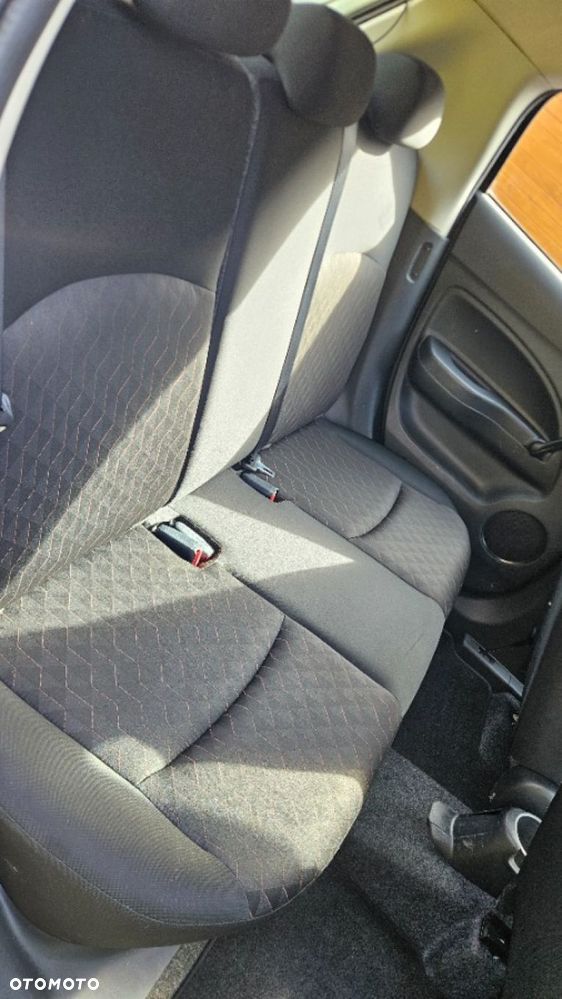 Mitsubishi Space Star - 14