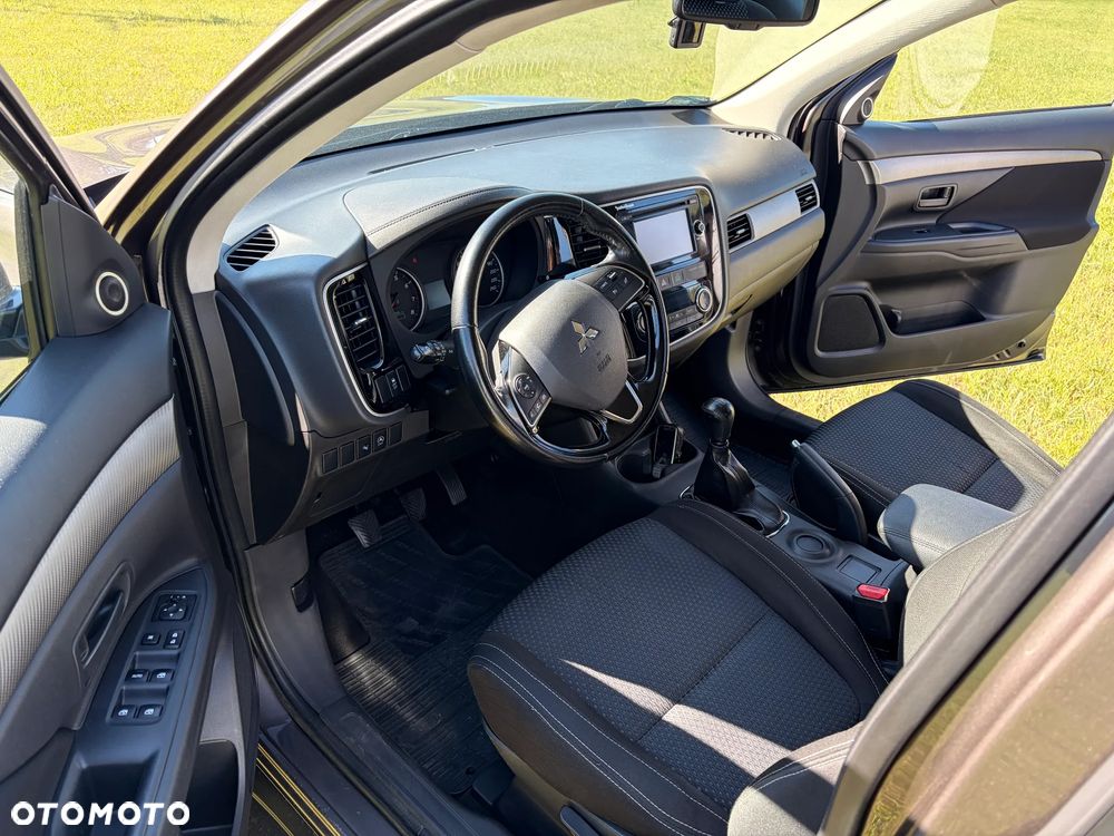 Mitsubishi Outlander 2.0 Intense 2WD - 12