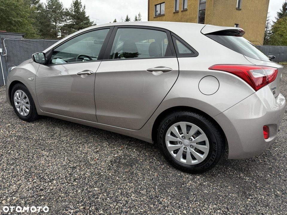Hyundai i30 1.4 Premiere Comfort - 8