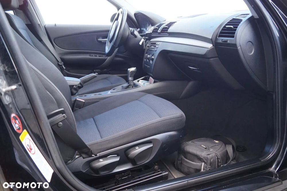 BMW Seria 1 116i - 21