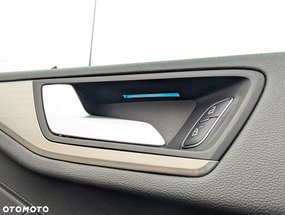 Ford Focus 1.5 EcoBlue Start-Stopp-System TITANIUM - 18