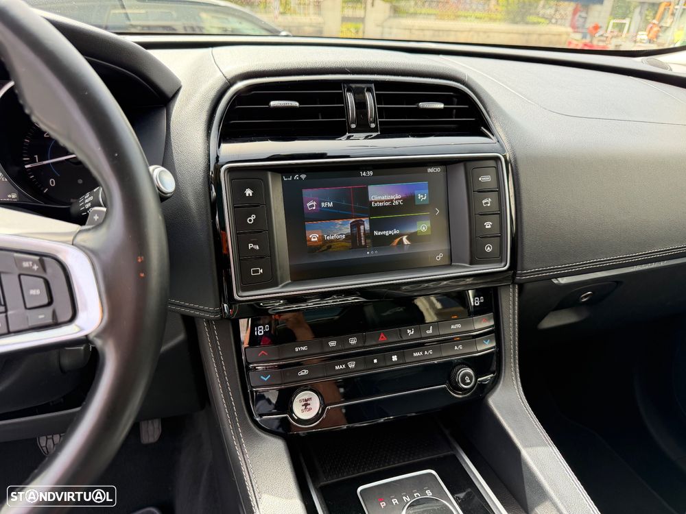Jaguar F-Pace 20d Aut. R-Sport - 31