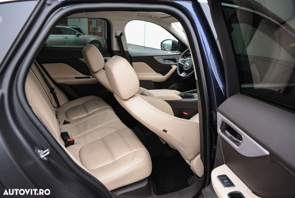 Jaguar F-Pace 25t AWD Portfolio - 16