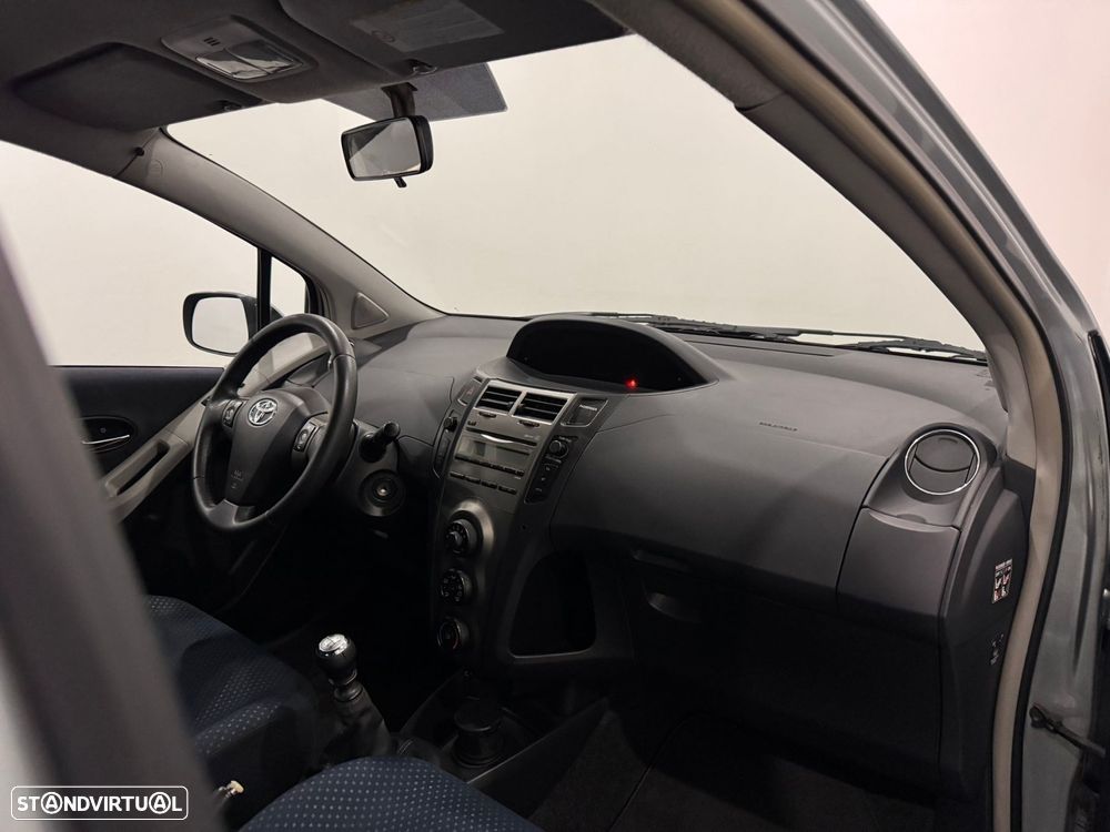 Toyota Yaris 1.4 D-4D SE Sport - 24