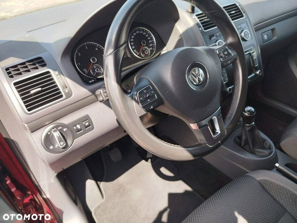 Volkswagen Touran - 14