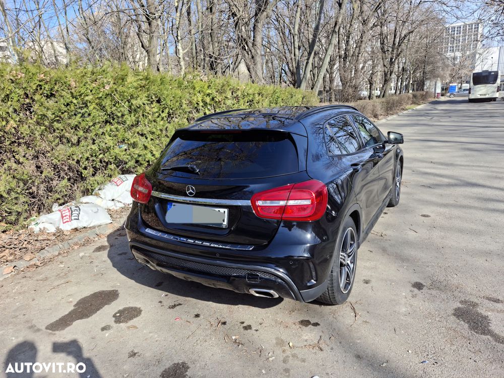 Mercedes-Benz GLA - 4