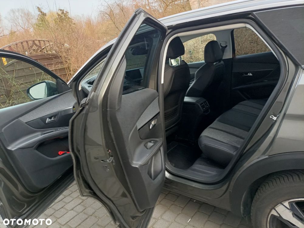 Peugeot 3008 1.2 PureTech Allure S&S EAT6 - 17