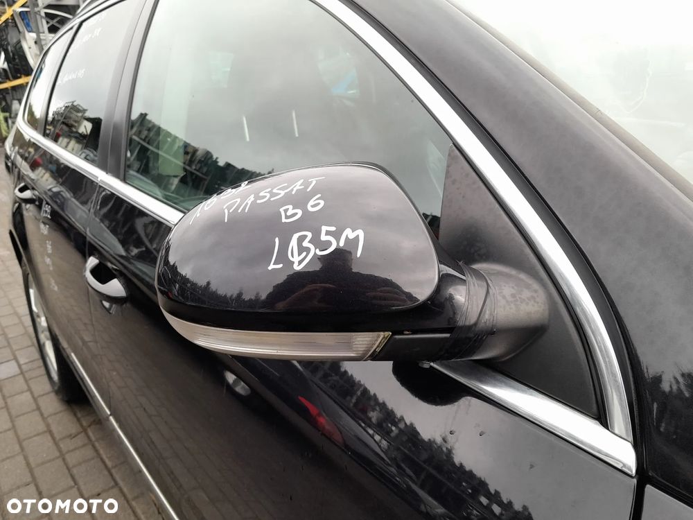 VW PASSAT B6 LUSTERKO PRAWE PRZEDNIE PRAWY PRZÓD KOLOR: LC9X - 1