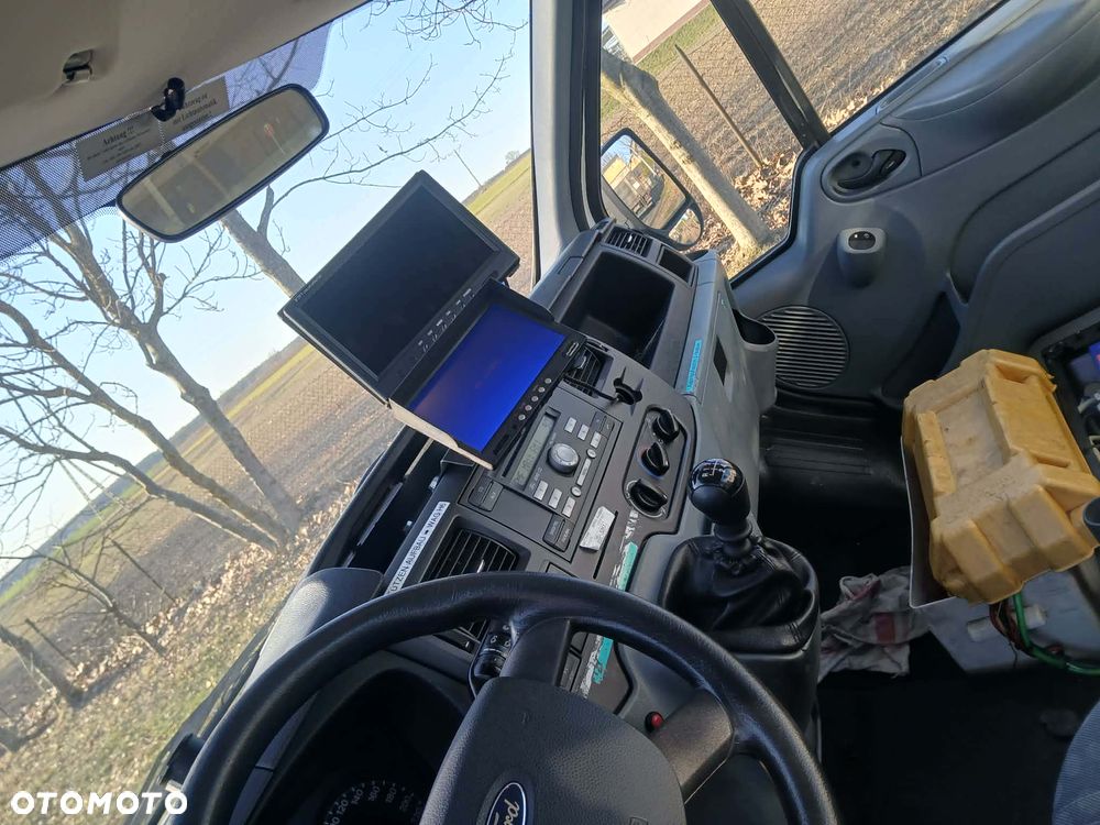 Ford Transit 460M - 11