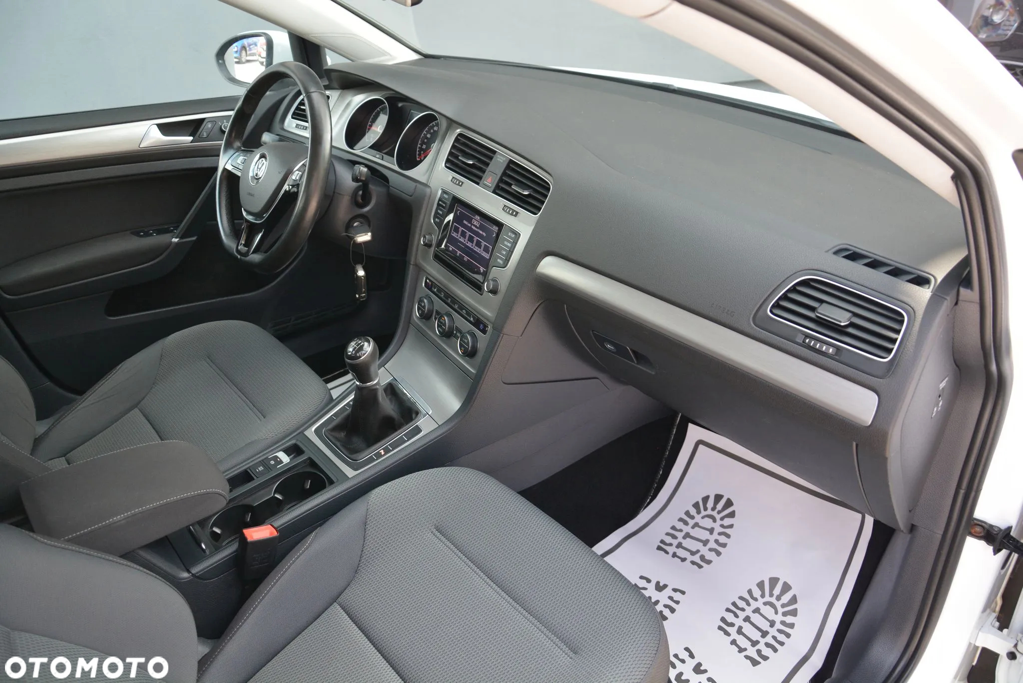 Volkswagen Golf - 18