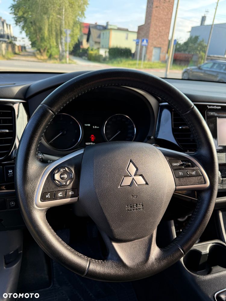 Mitsubishi Outlander 2.2 DI-D 4WD Intense - 24