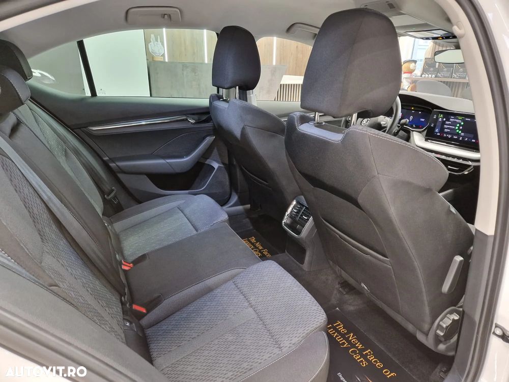 Skoda Octavia 2.0 TDI DSG Style - 31