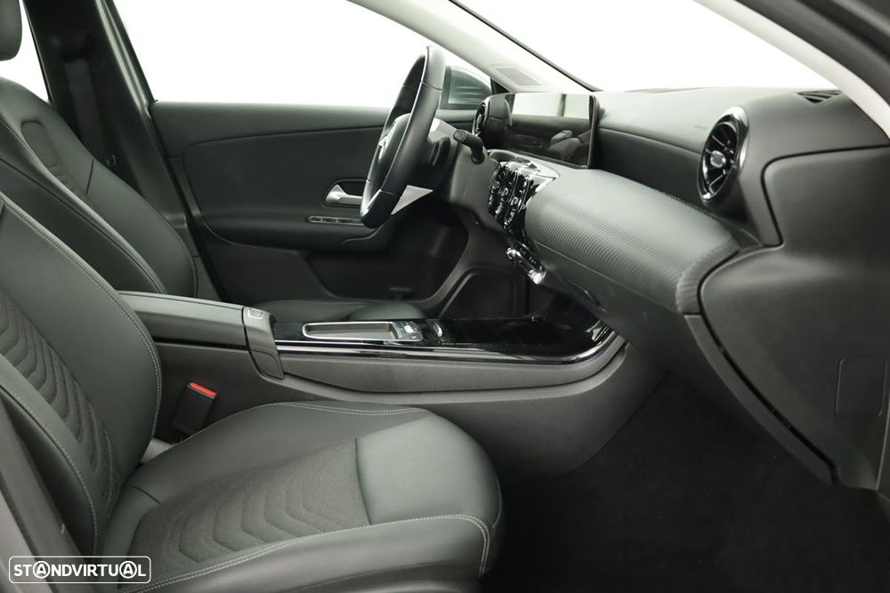 Mercedes-Benz A 200 Standard - 22