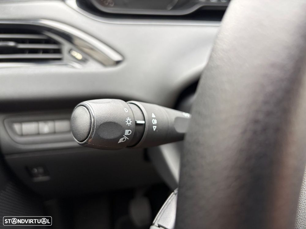 Peugeot 208 1.4 HDi Active - 11