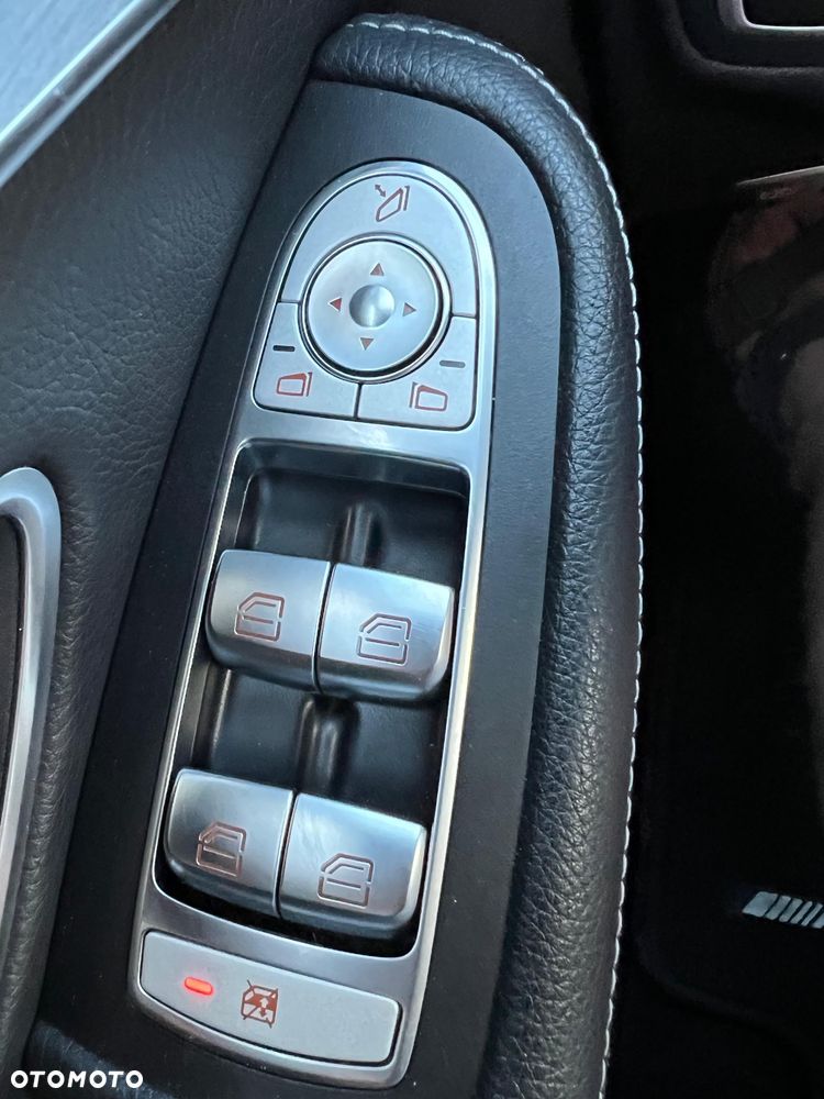 Mercedes-Benz Klasa C 220 d 4Matic 9G-TRONIC AMG Line - 21