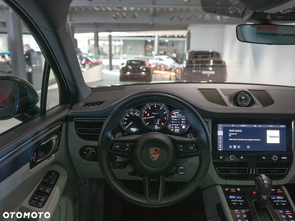 Porsche Macan T - 19