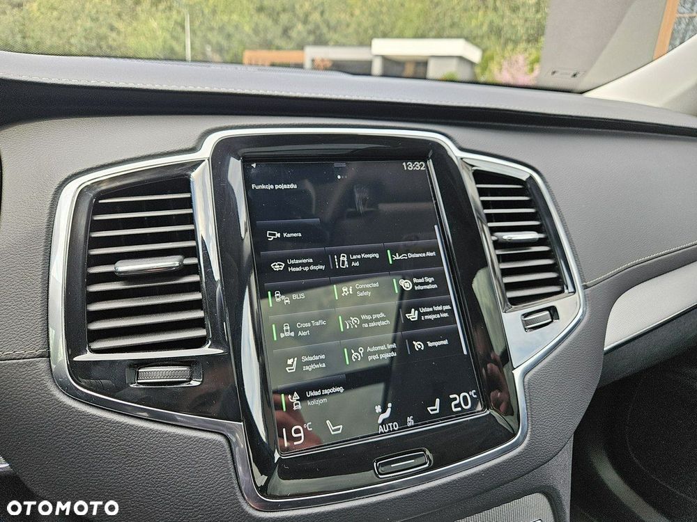 Volvo XC 90 - 23