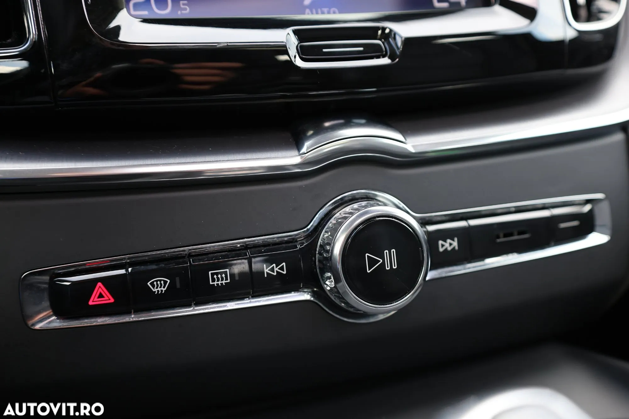 Volvo XC 60 T8 Twin Engine AWD Geartronic Momentum - 14