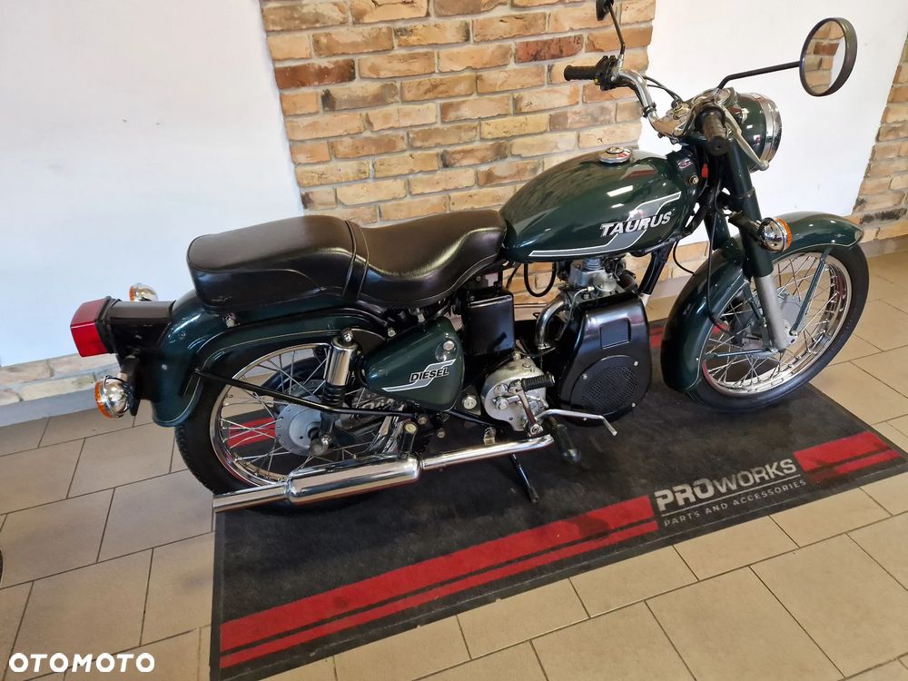 Royal Enfield Bullet - 2