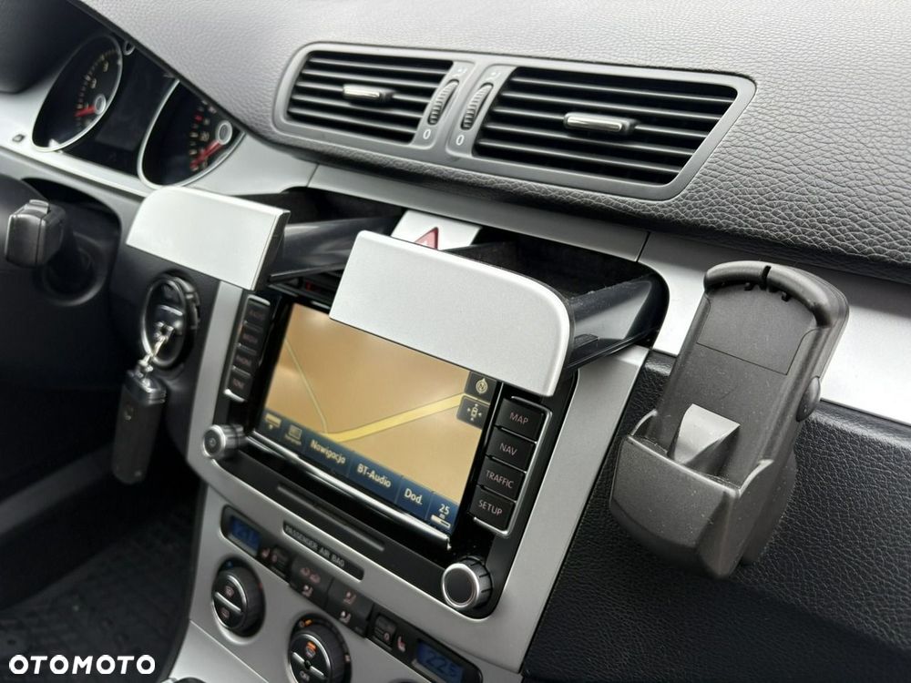 Volkswagen Passat - 21