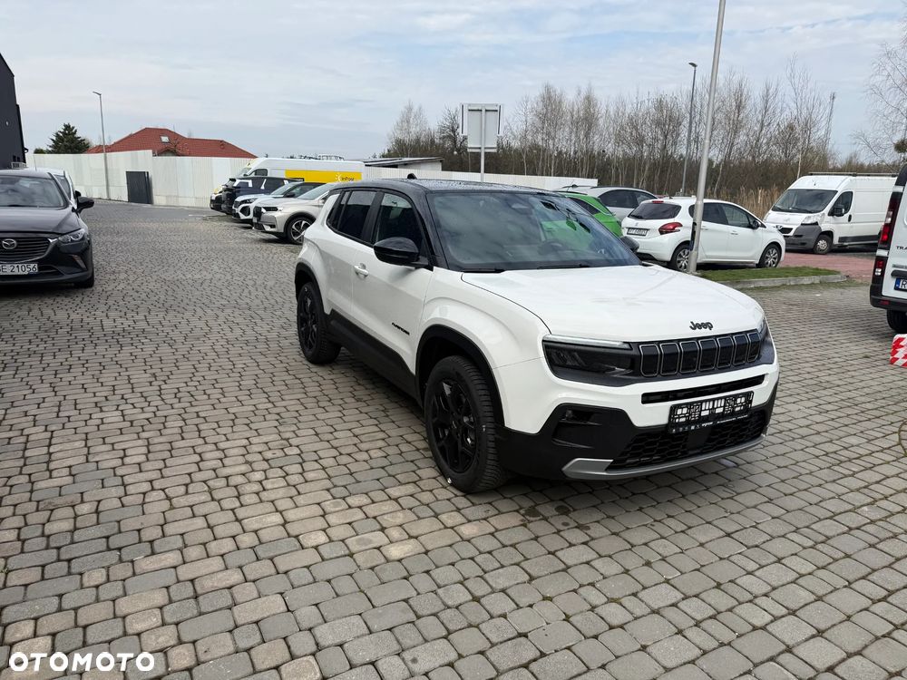 Jeep Avenger 1.2 T3 mHEV Black Edition FWD eDCT6 - 3