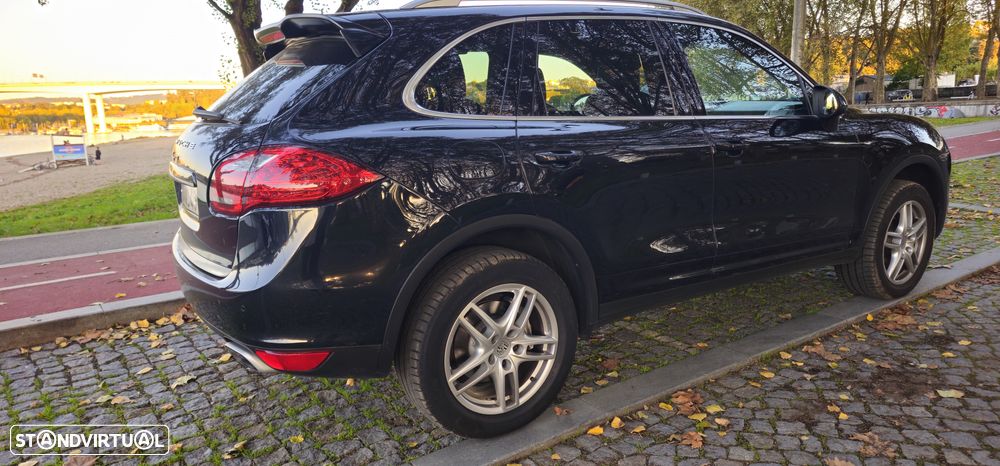 Porsche Cayenne Standard - 4