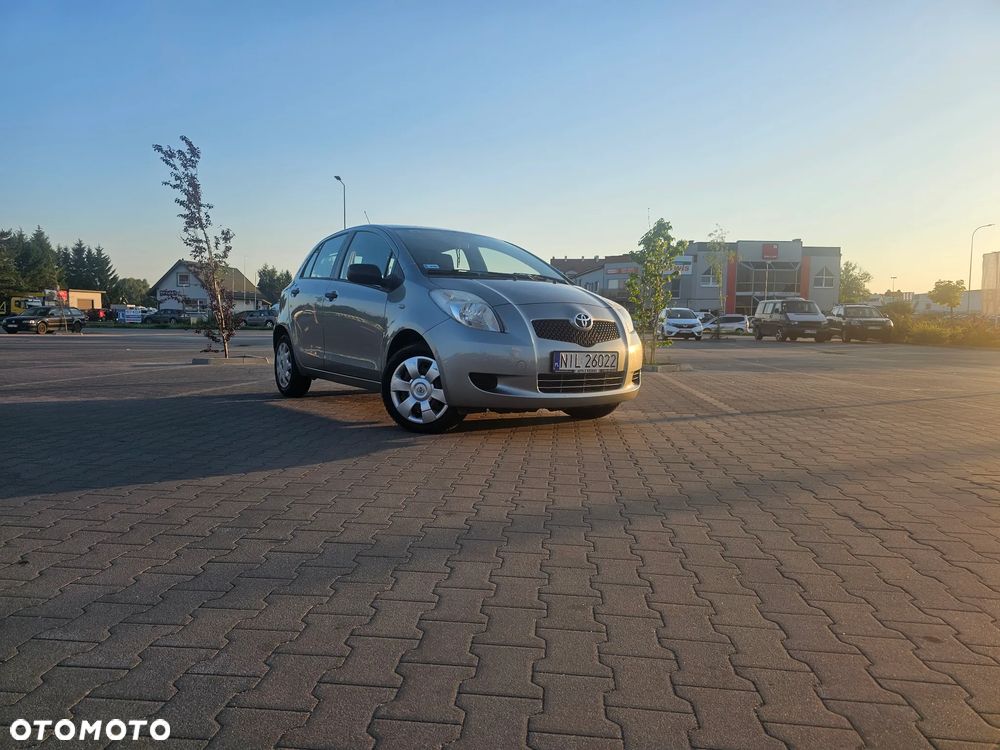 Toyota Yaris 1.3 Luna A/C - 2