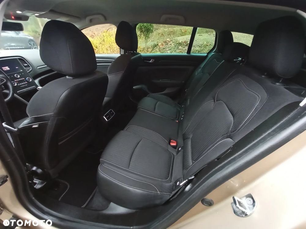 Renault Megane TCe 115 GPF ZEN - 8