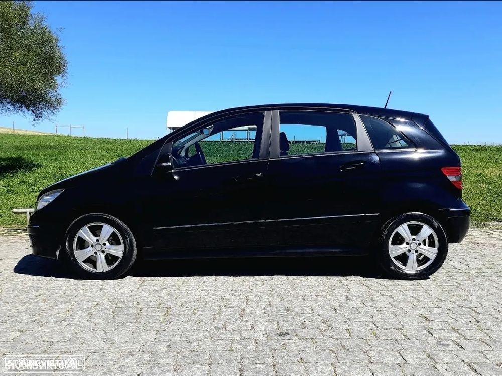 Mercedes-Benz B 200 CDI - 16