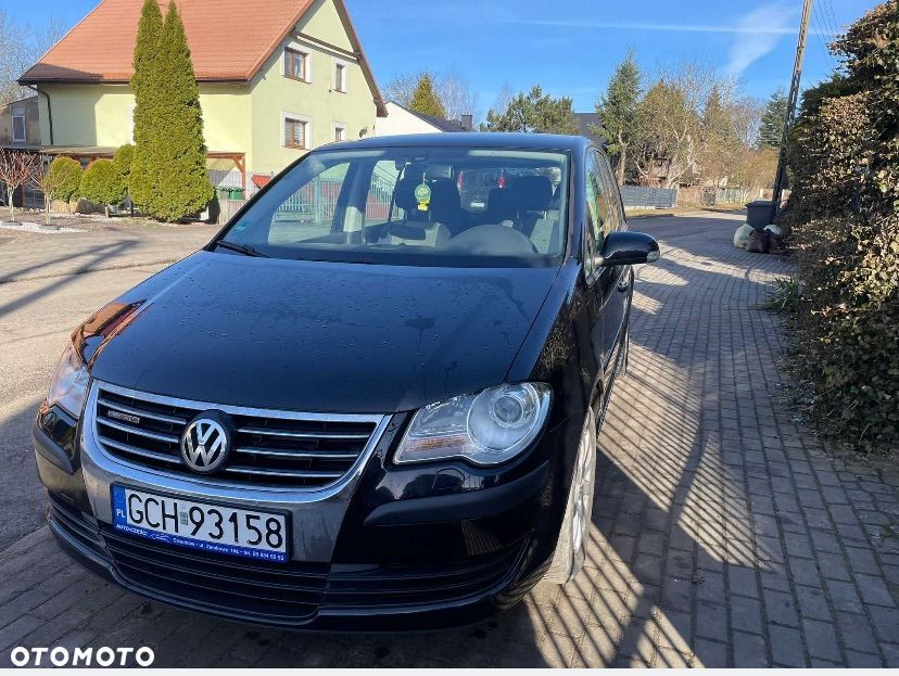 Volkswagen Touran 1.9 TDI DPF BlueMot Conceptline - 1